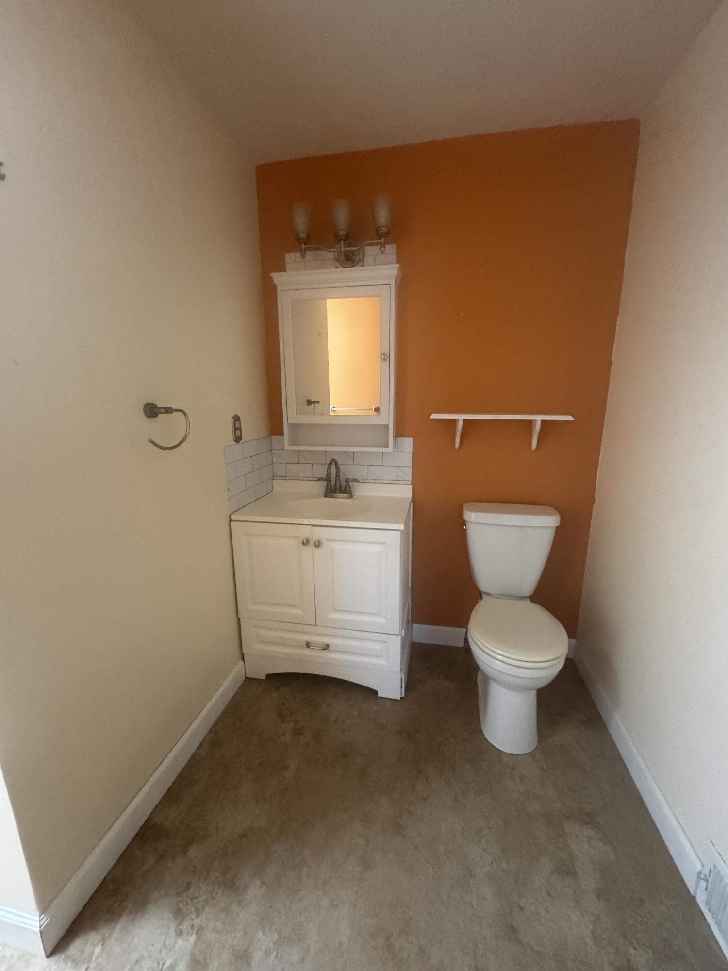 10121 South Sprinkle Road Vicksburg, MI 49097 - Photo 14 of 25 10121 Bath1