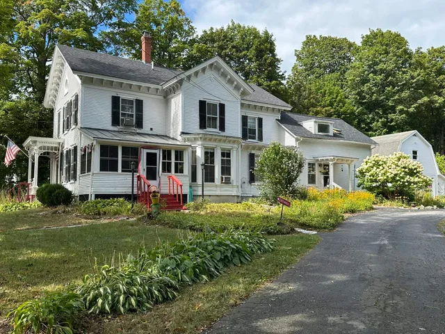 $425,000 | 25 Grove Street, Brandon, VT 05733