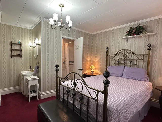 $425,000 | 25 Grove Street, Brandon, VT 05733