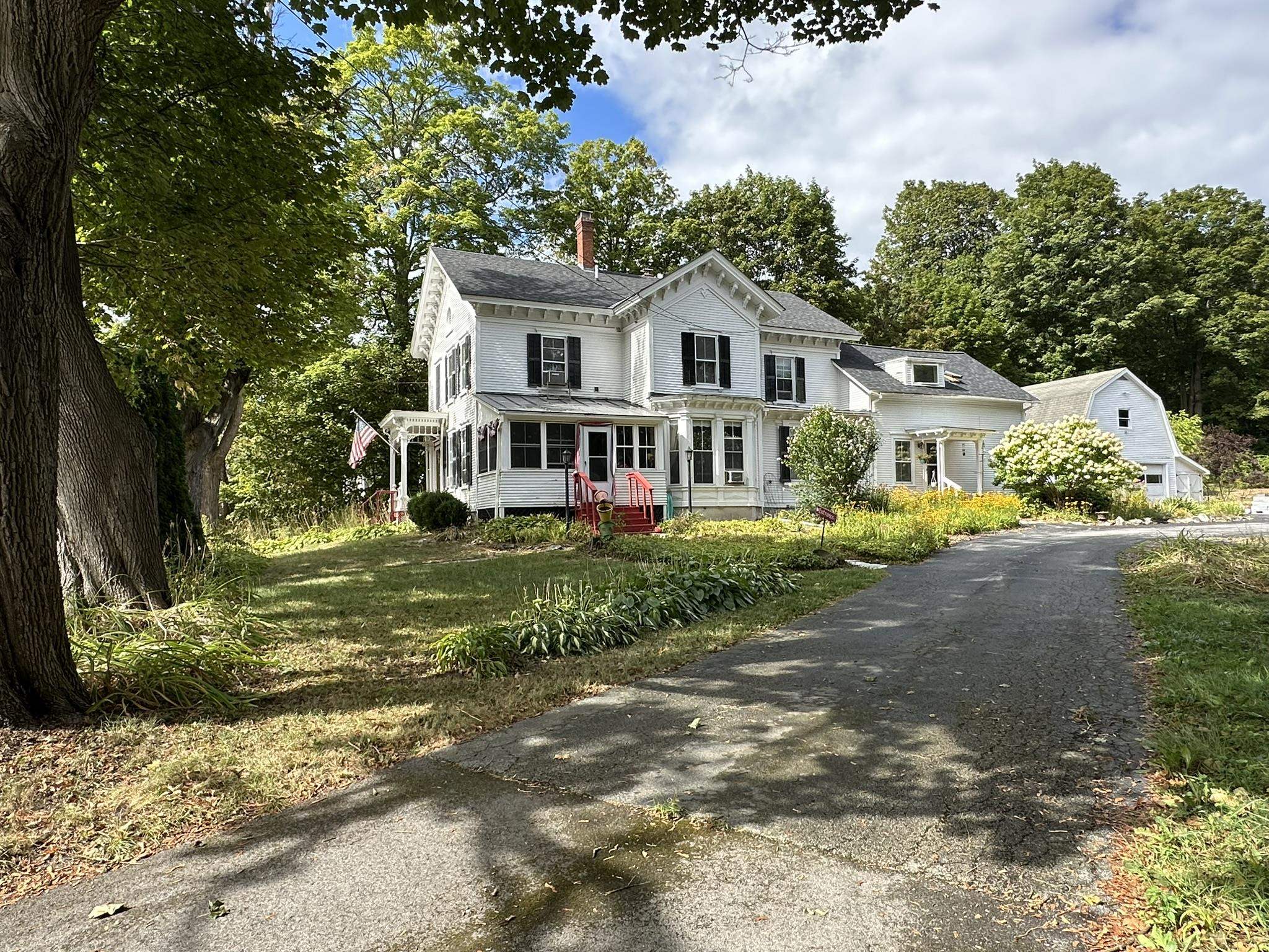 25 Grove Street Brandon, VT 05733 - Photo 2 of 30