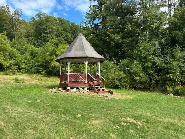 $425,000 | 25 Grove Street, Brandon, VT 05733