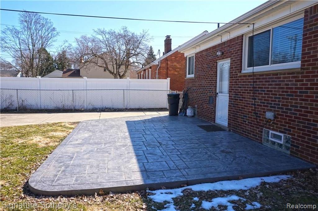 2563 Dorchester Road Birmingham, MI 48009 - Photo 20 of 27