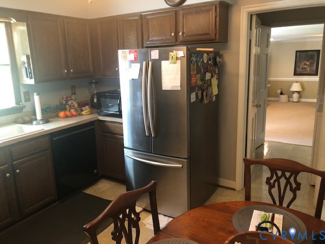 9401 Gum Fork Road Midlothian, VA 23112 - Photo 16 of 28 Eat-In with Appliances