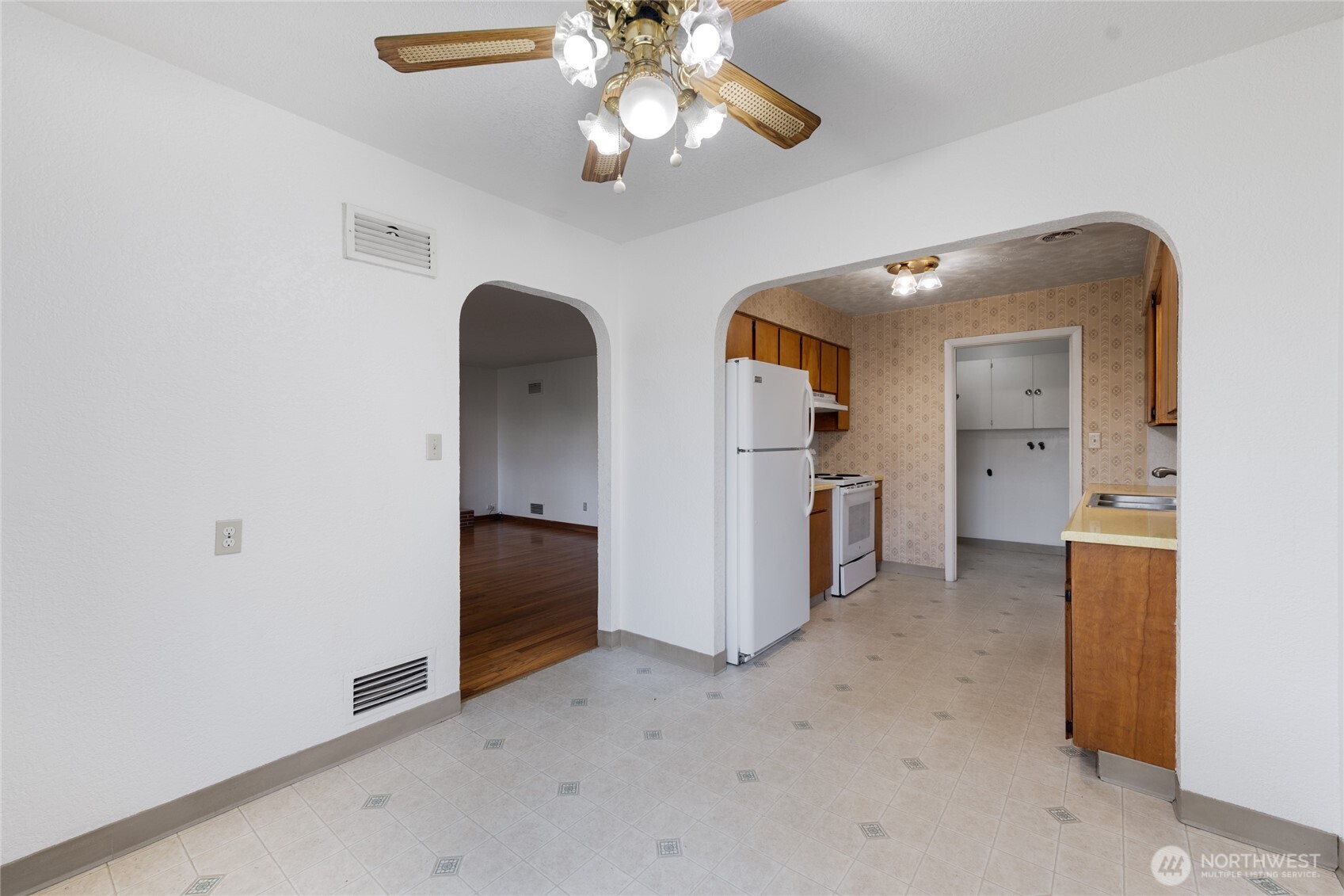 2737 Louisiana Street Longview, WA 98632 - Photo 10 of 34