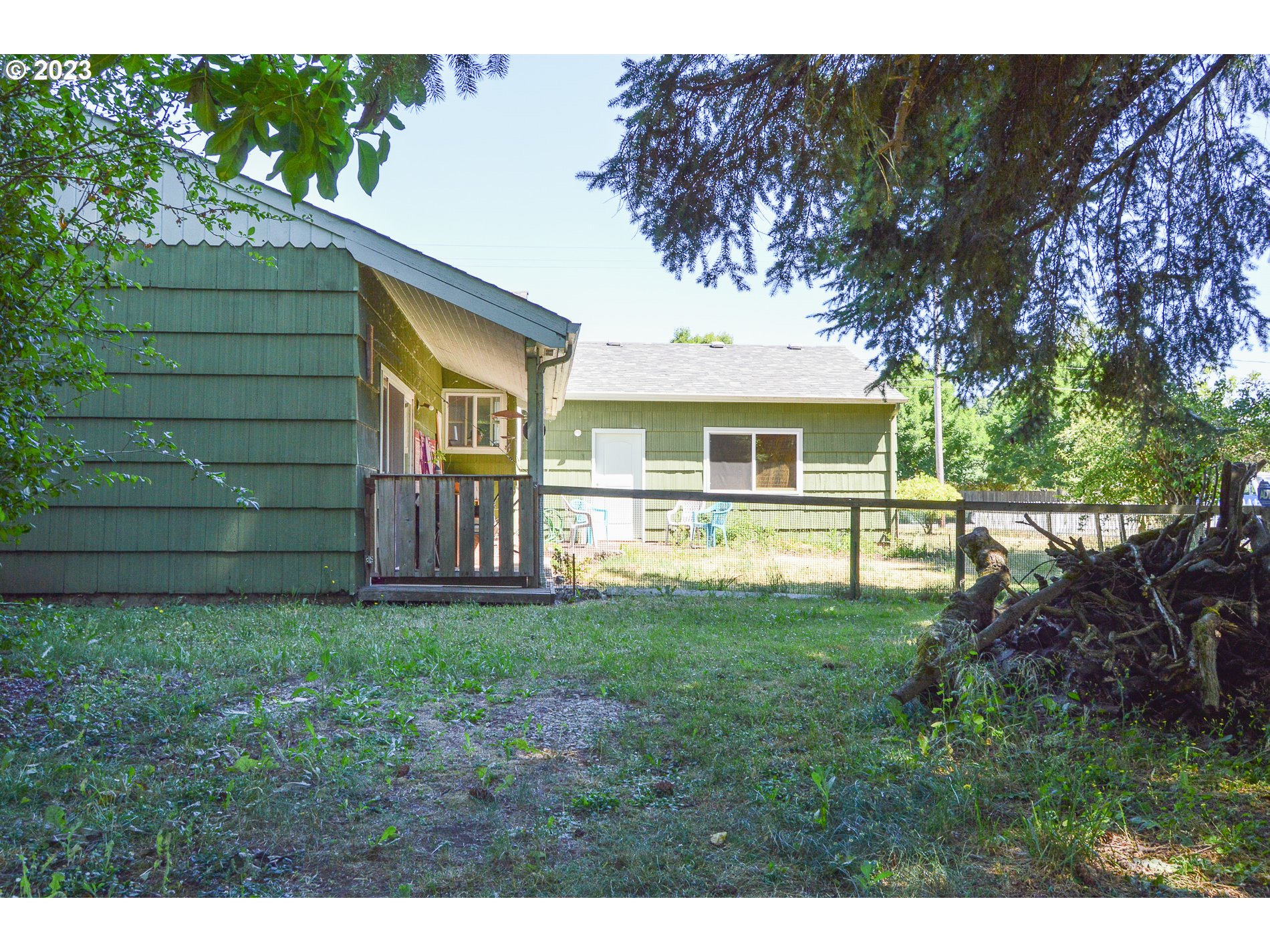 367 Hayden Bridge Way Springfield, OR 97477 - Photo 15 of 16 a view of front of house with a yard