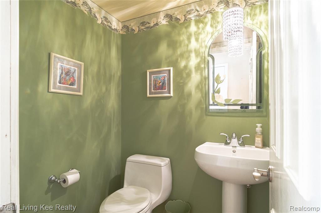 988 Briston Drive Rochester, MI 48307 - Photo 47 of 79