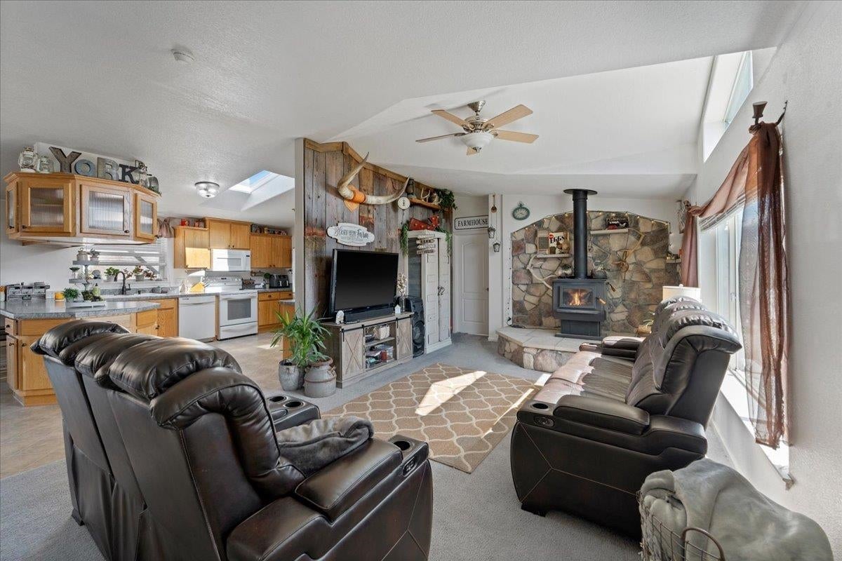 11223 York Road Montague, CA 96064 - Photo 3 of 39 Gallery Image 3