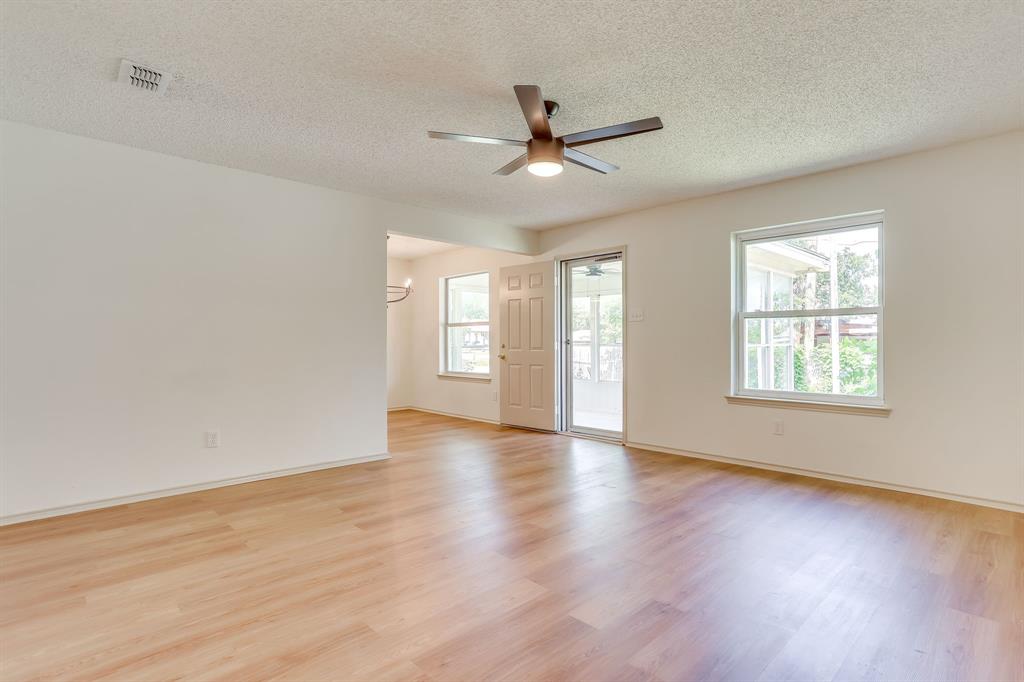 912 Blue Ridge Drive Burleson, TX 76028 - Photo 5 of 32