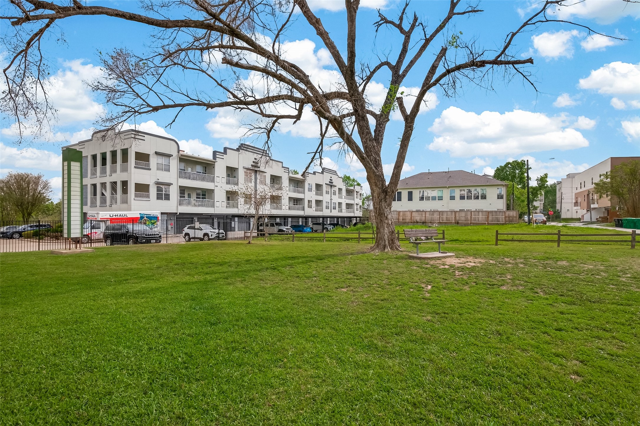 1441 East Street, Unit 308 Houston, TX 77007 - Photo 40 of 42 Enjoy a balance of nature and city convenience.