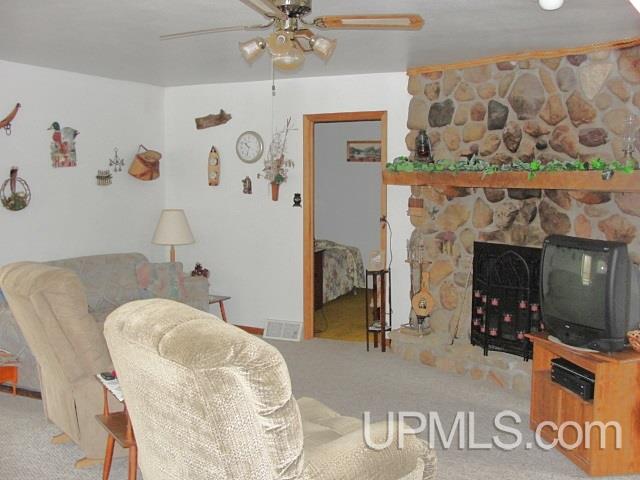 W6973 River's Bend Lane Porterfield, WI 54159 - Photo 8 of 32 Gallery Image 8