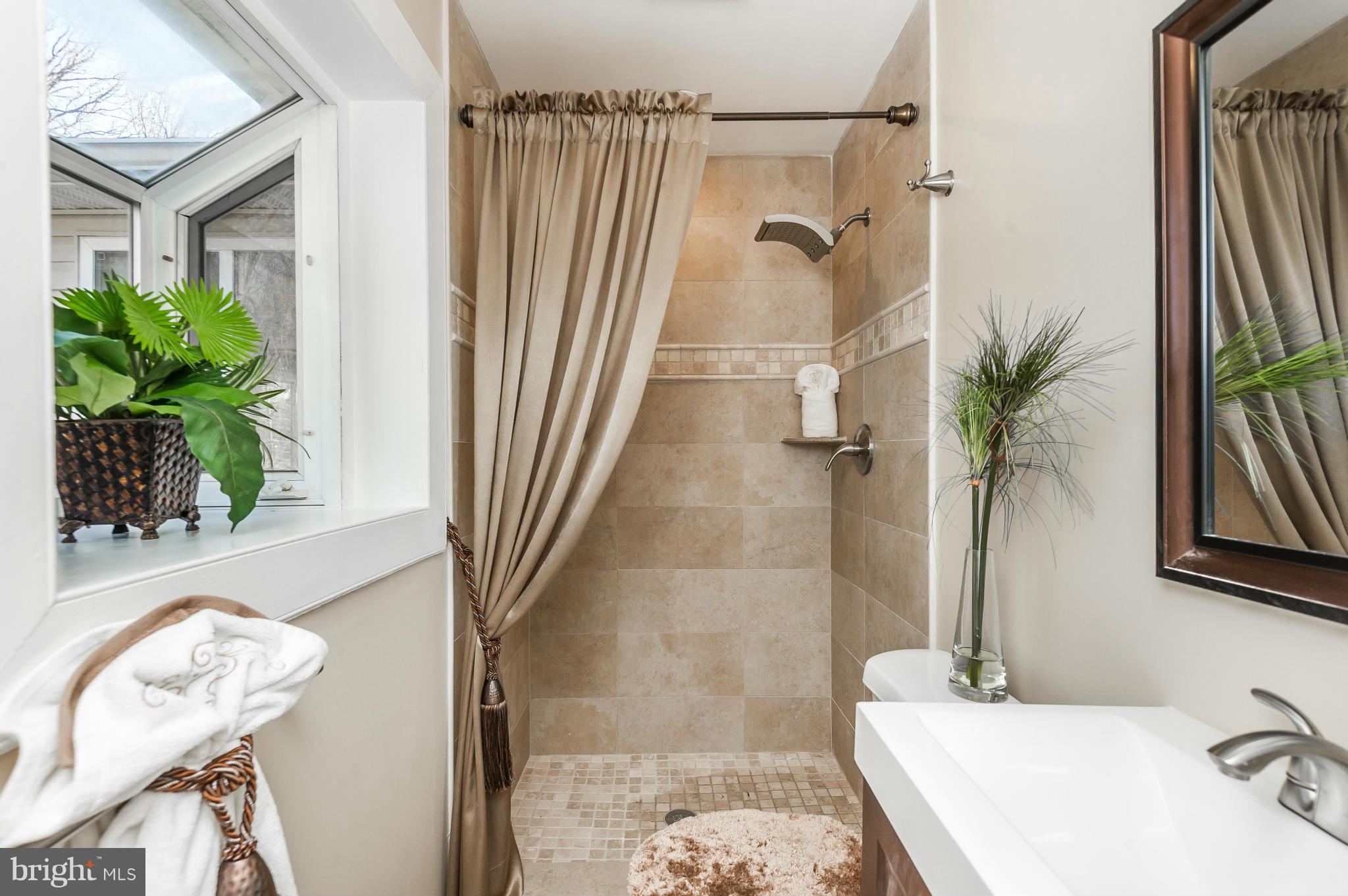 8707 Valleyfield Road Lutherville-Timonium, MD 21093 - Photo 15 of 29 Bath