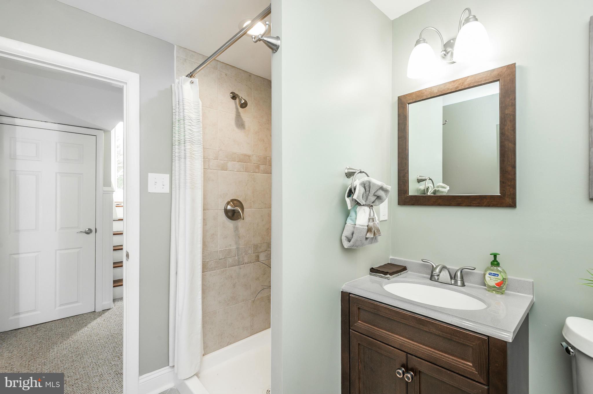 8707 Valleyfield Road Lutherville-Timonium, MD 21093 - Photo 21 of 29 Bath