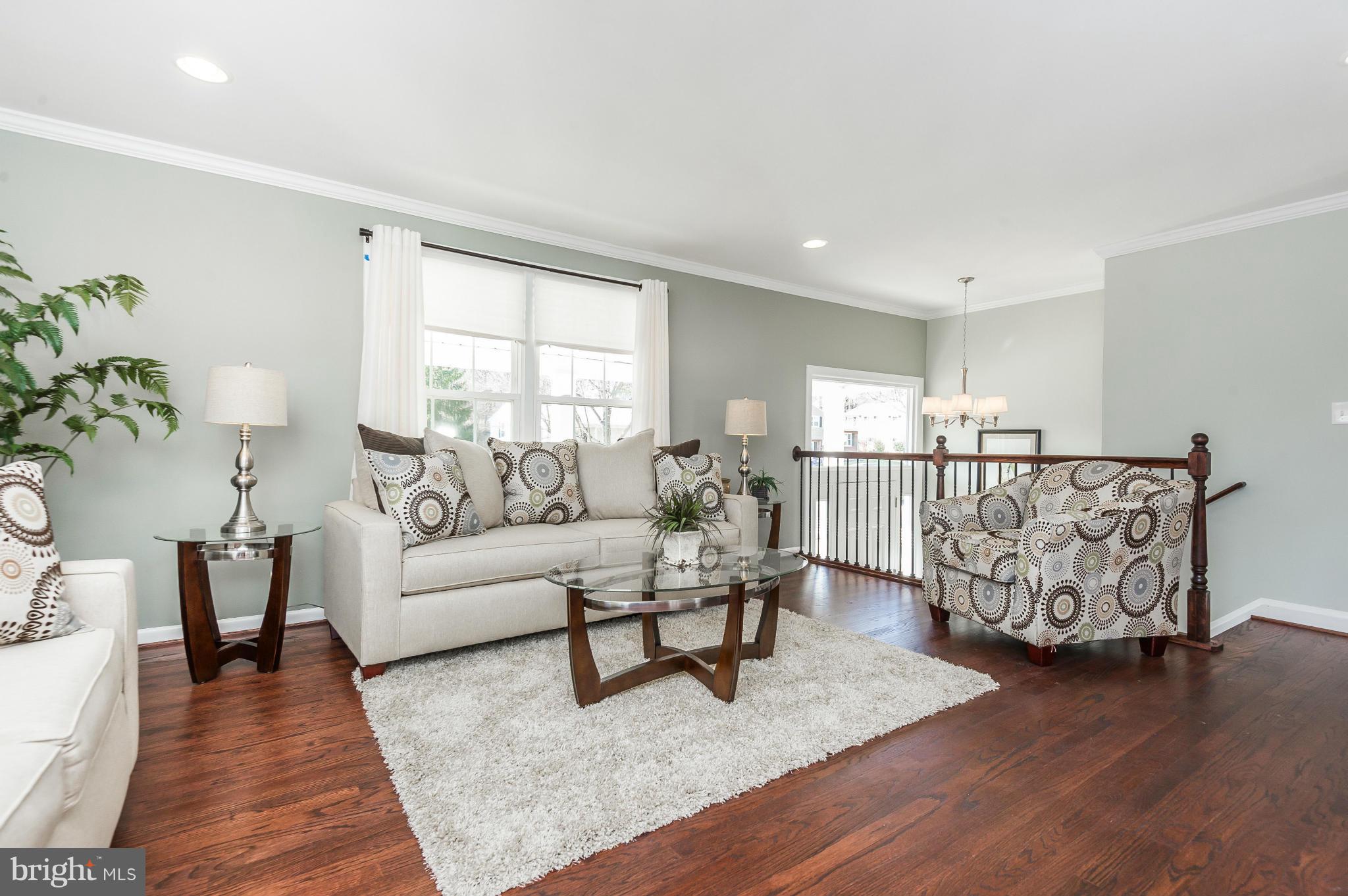 8707 Valleyfield Road Lutherville-Timonium, MD 21093 - Photo 6 of 29 Living Room