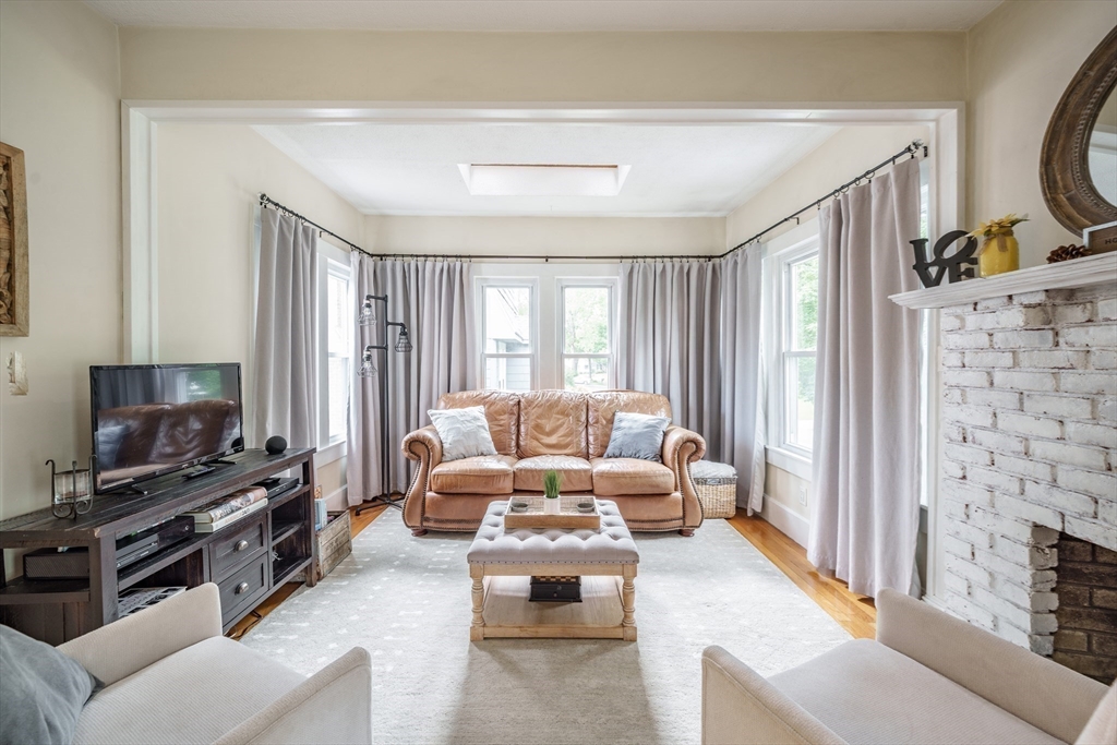 23 Berwick Road Longmeadow, MA 01106 - Photo 5 of 19
