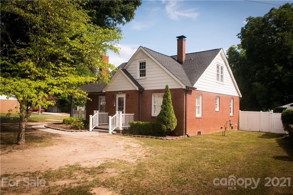 1004 Brantley Road Kannapolis, NC 28083 - Photo 1 of 38 Gallery Image 1