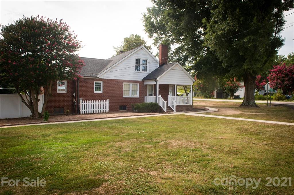 1004 Brantley Road Kannapolis, NC 28083 - Photo 3 of 38 Gallery Image 3