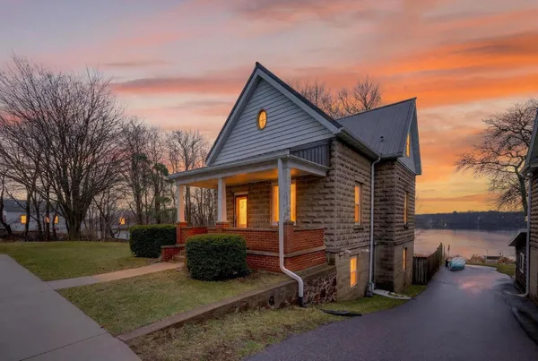 $269,900 | 210 Lake Montello Wi 53949, Montello, WI 53949