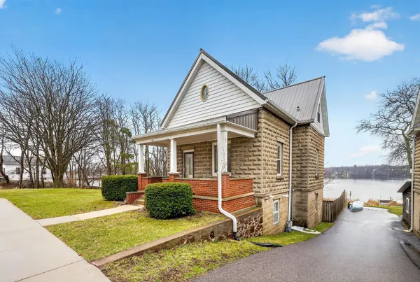 $269,900 | 210 Lake Montello Wi 53949, Montello, WI 53949