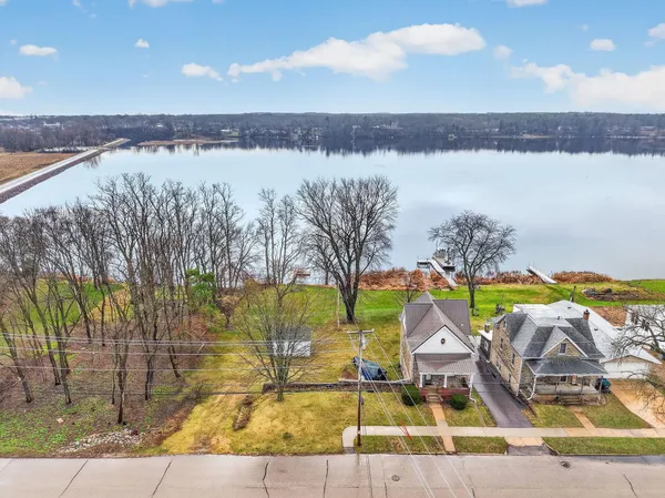 $269,900 | 210 Lake Montello Wi 53949, Montello, WI 53949