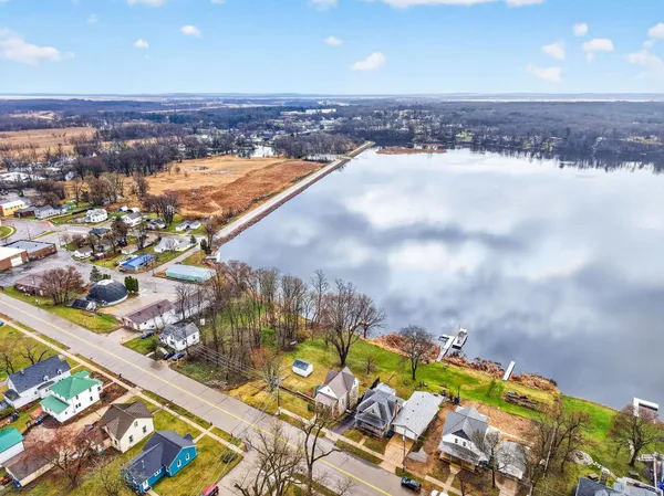 $269,900 | 210 Lake Montello Wi 53949, Montello, WI 53949
