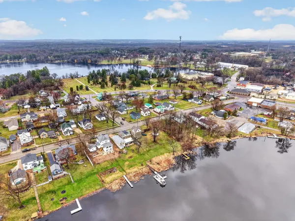 $269,900 | 210 Lake Montello Wi 53949, Montello, WI 53949
