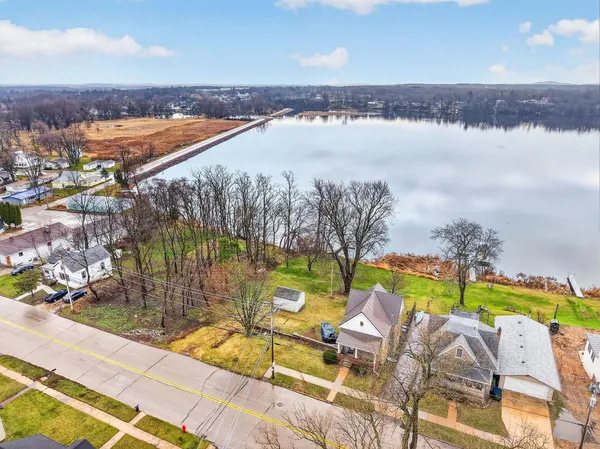 $269,900 | 210 Lake Montello Wi 53949, Montello, WI 53949