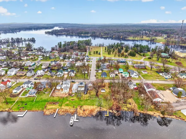 $269,900 | 210 Lake Montello Wi 53949, Montello, WI 53949