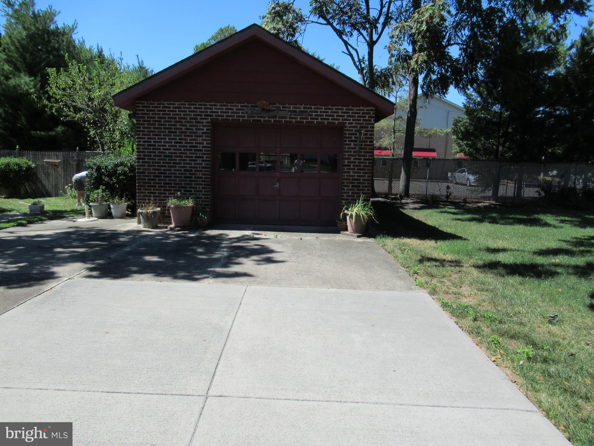 307 Chestnut Street Hammonton, NJ 08037 - Photo 2 of 23