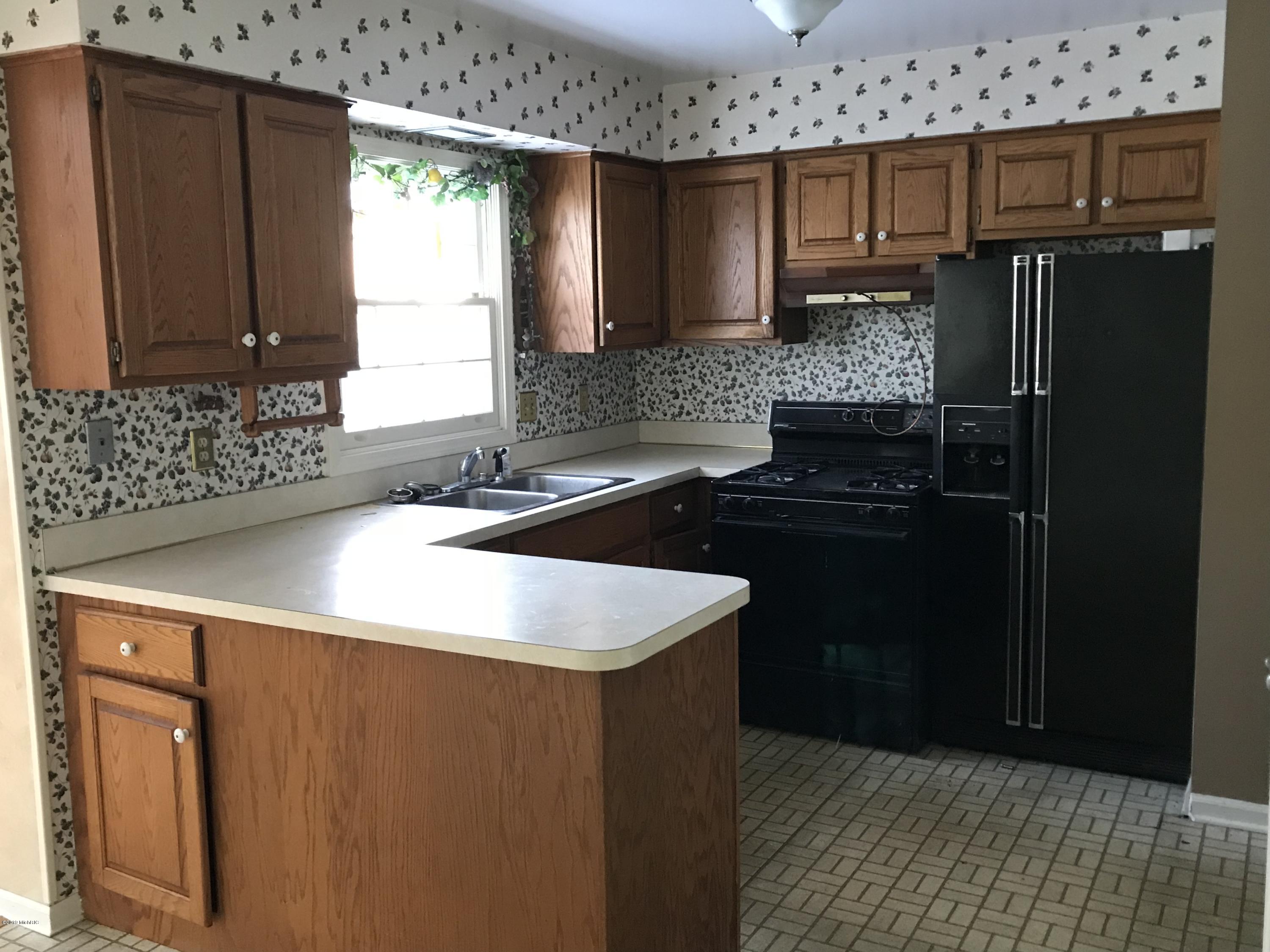 1019 Northampton Road Kalamazoo, MI 49006 - Photo 4 of 15 2019-01-21 09.49.14