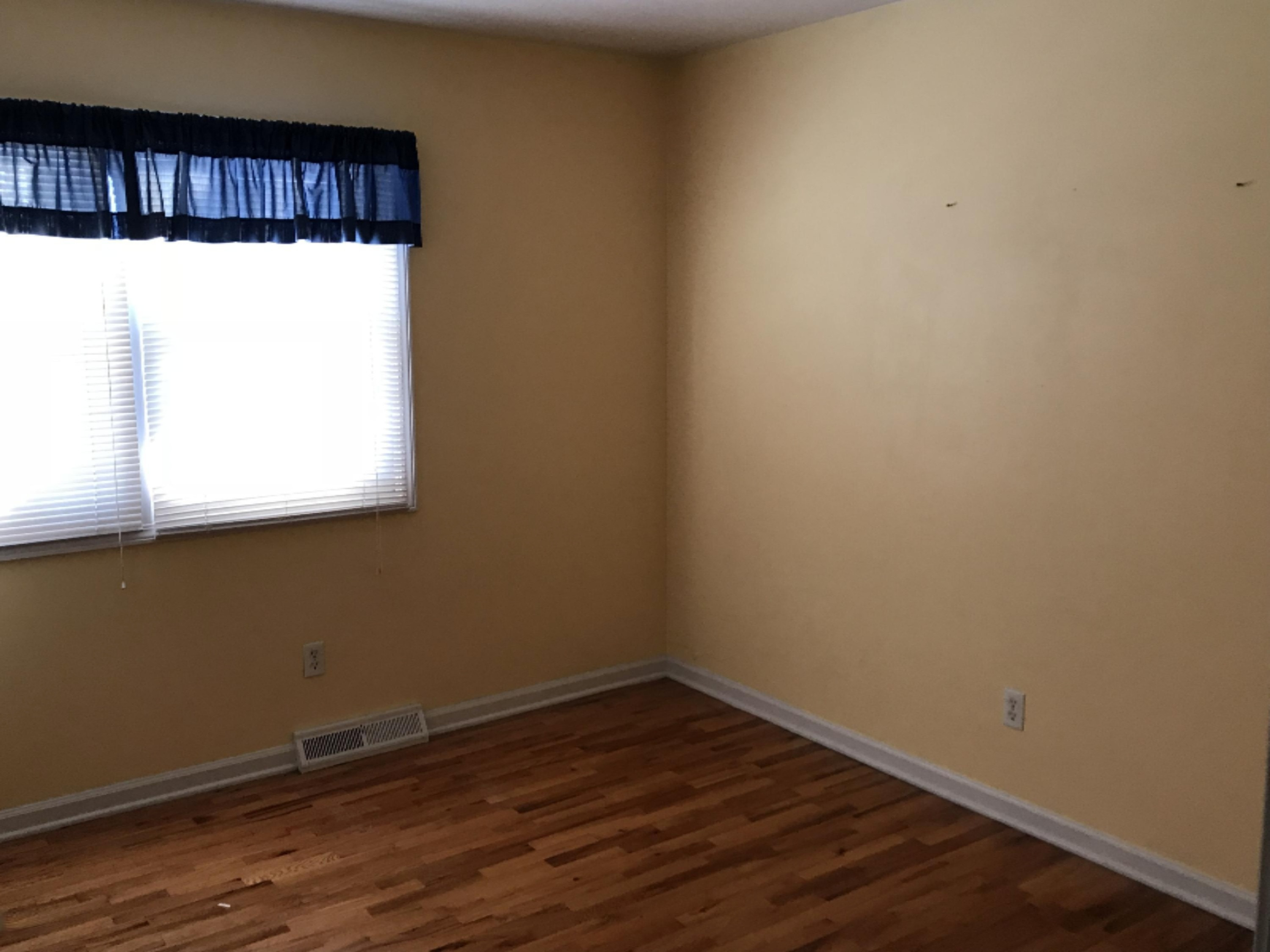 1019 Northampton Road Kalamazoo, MI 49006 - Photo 8 of 15 2019-01-21 09.49.53