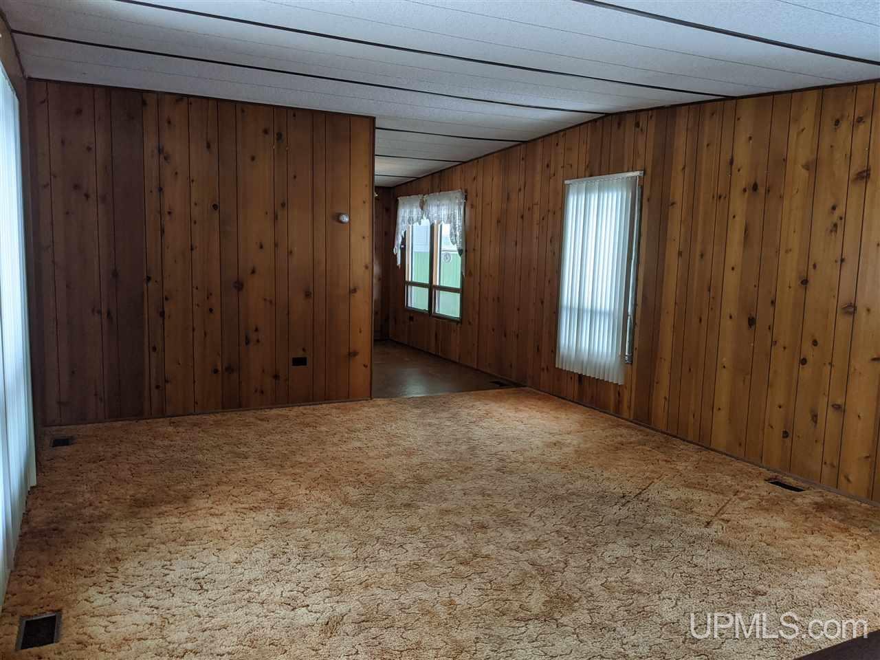 6975 M 5 Escanaba, MI 49829 - Photo 4 of 17
