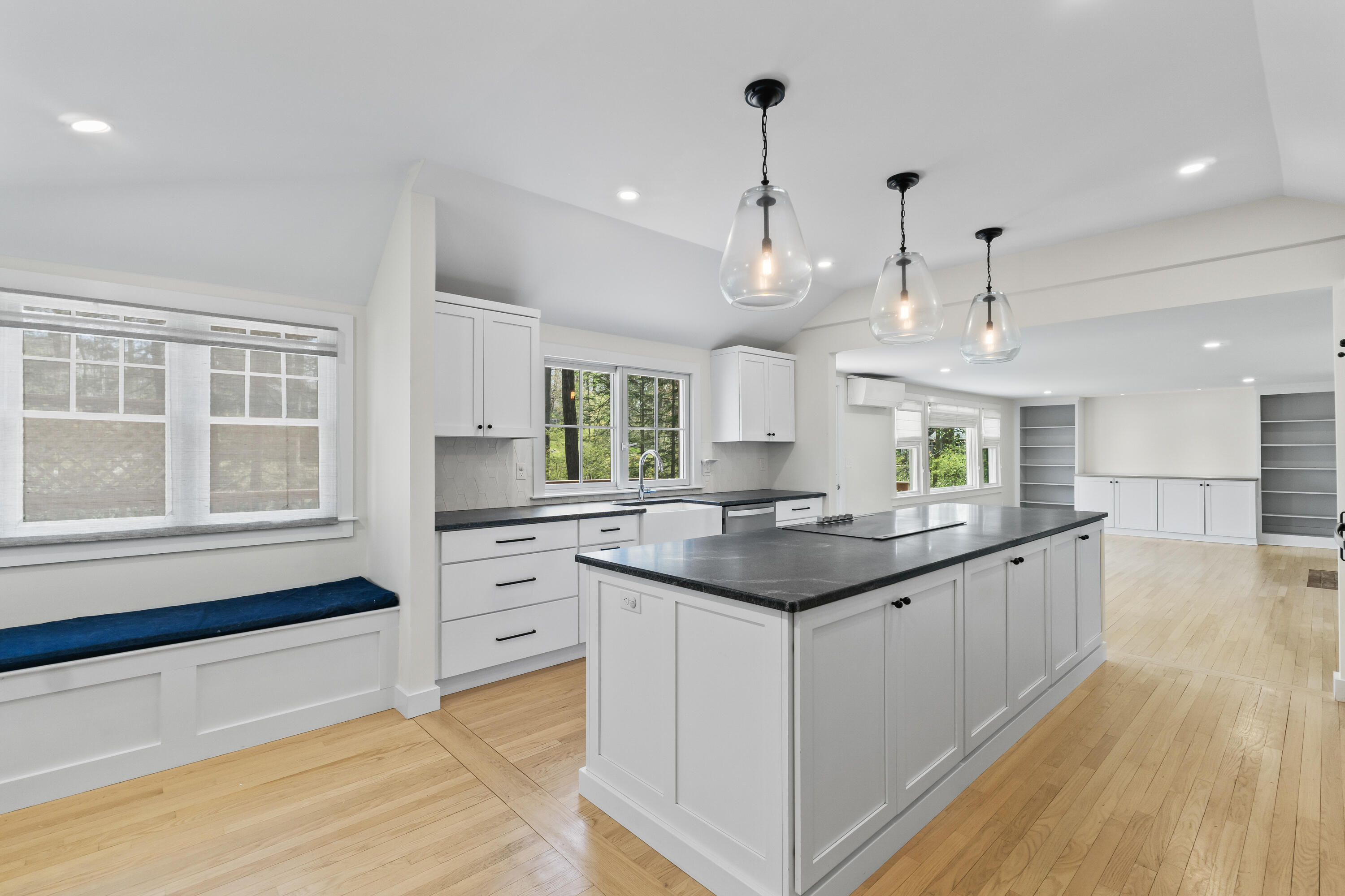 20 Robinhood Road Cape Elizabeth, ME 04107 - Photo 7 of 67 20 Robinhood Rd_126