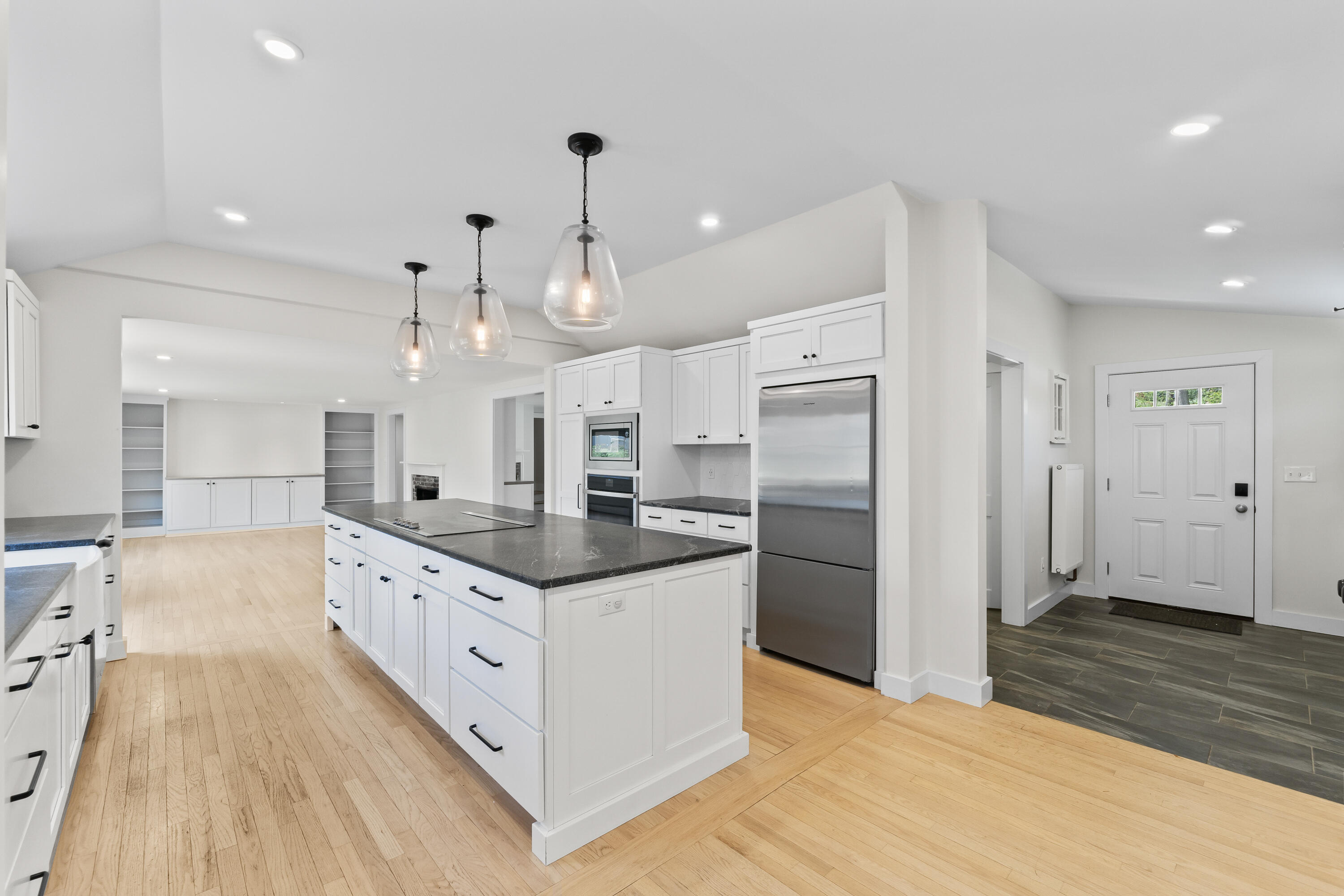 20 Robinhood Road Cape Elizabeth, ME 04107 - Photo 9 of 67 20 Robinhood Rd_124