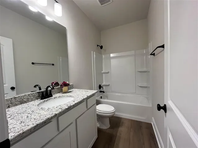 $254,970 | 222 White Castle North, Iowa, LA 70647