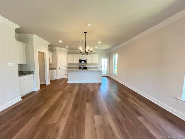 $254,975 | 222 White Castle North, Iowa, LA 70647