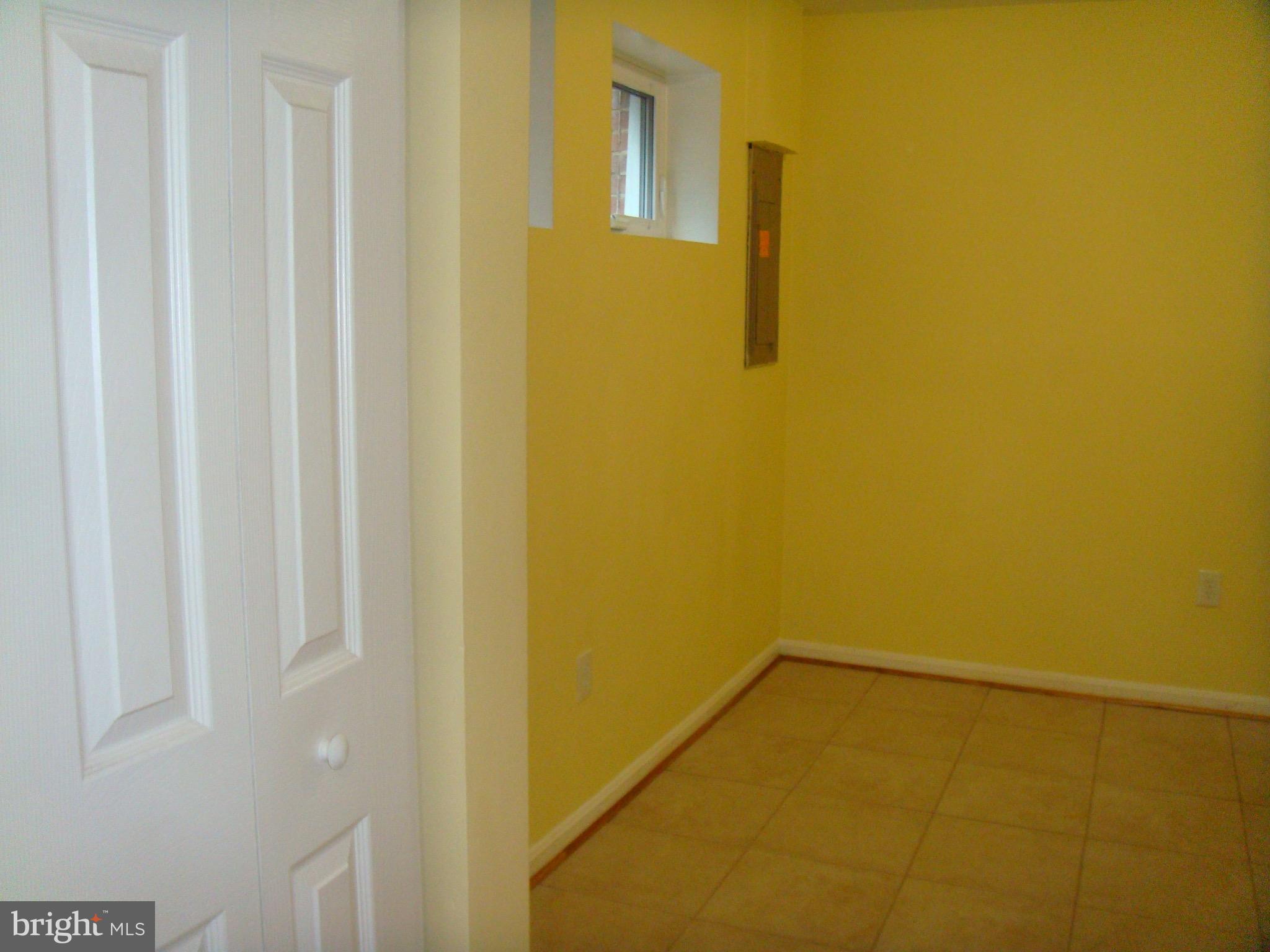 8029 Carbondale Way Springfield, VA 22153 - Photo 16 of 30 a view of a small space