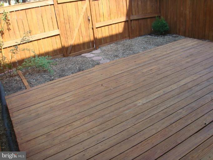 8029 Carbondale Way Springfield, VA 22153 - Photo 20 of 30 a view of outdoor space and yard
