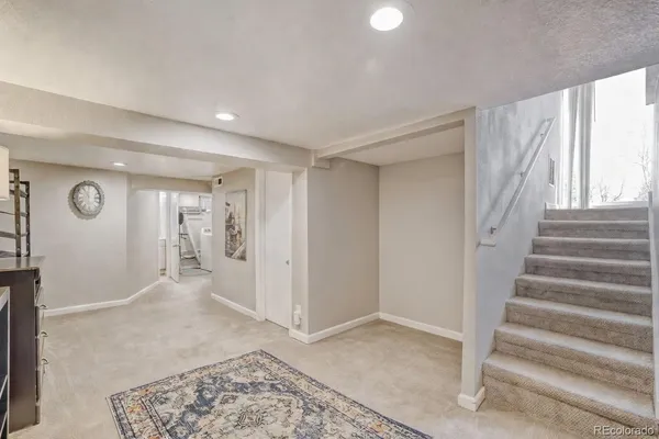 a view of entryway with livingroom
