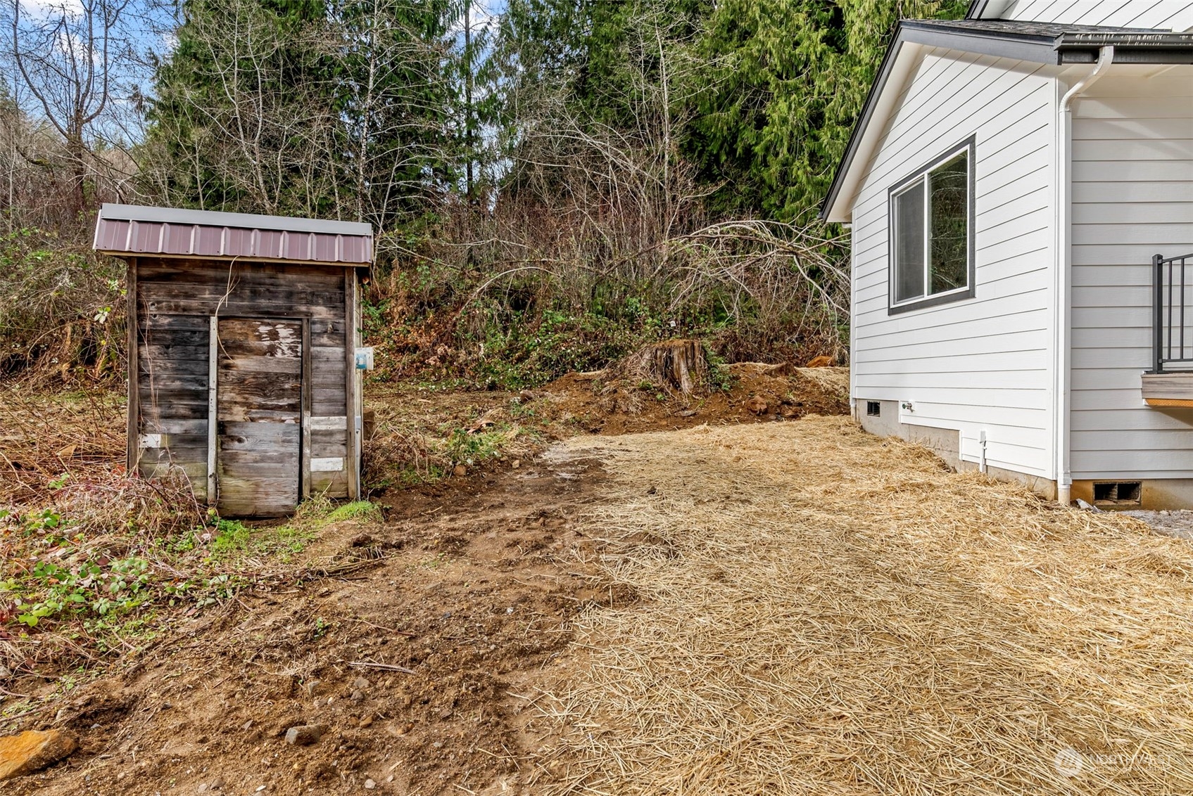 147 Hunter Road Longview, WA 98632 - Photo 31 of 31 a view of a house with a yard