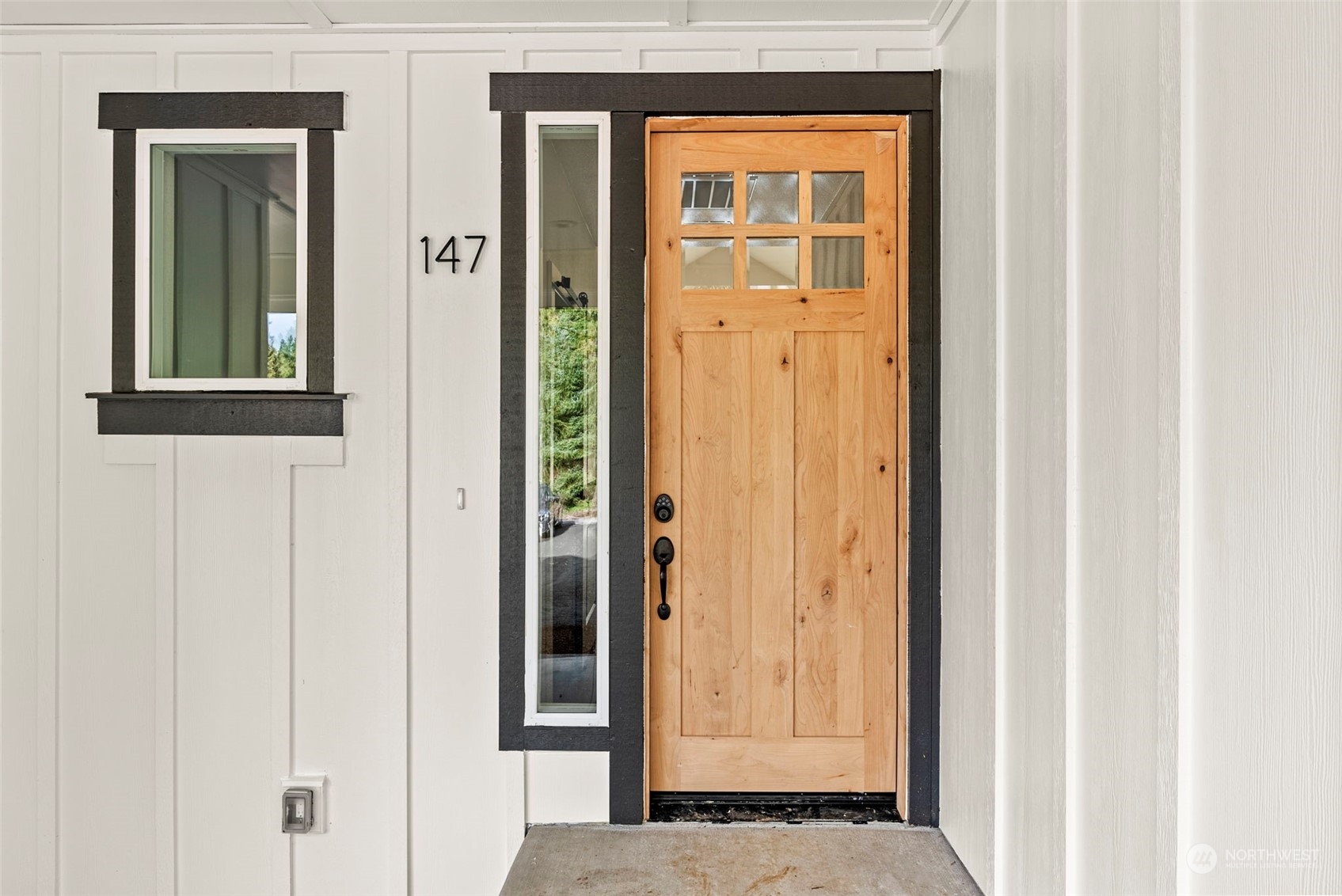 147 Hunter Road Longview, WA 98632 - Photo 5 of 31 a view of front door