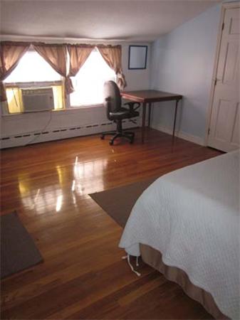 8 Carriage Hill Road Andover, MA 01810 - Photo 17 of 25 Gallery Image 17
