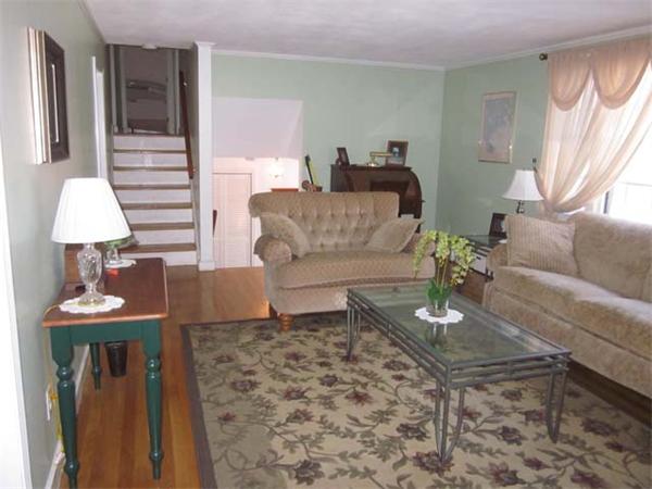 8 Carriage Hill Road Andover, MA 01810 - Photo 5 of 25 Gallery Image 5