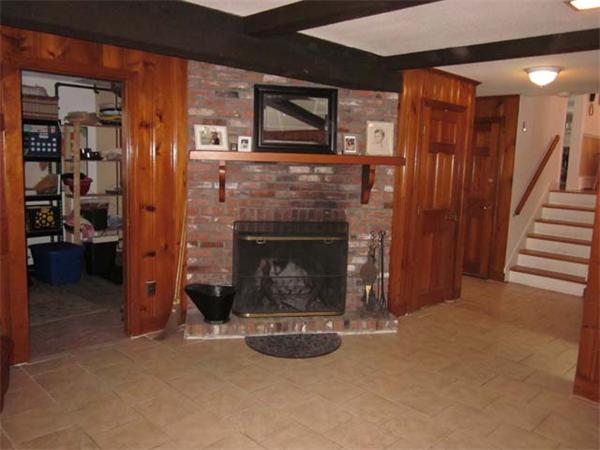 8 Carriage Hill Road Andover, MA 01810 - Photo 9 of 25 Gallery Image 9