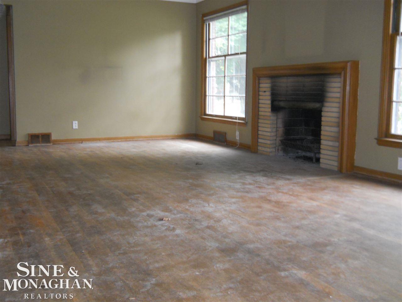 1230 Fairholme Road Grosse Pointe Woods, MI 48236 - Photo 3 of 20