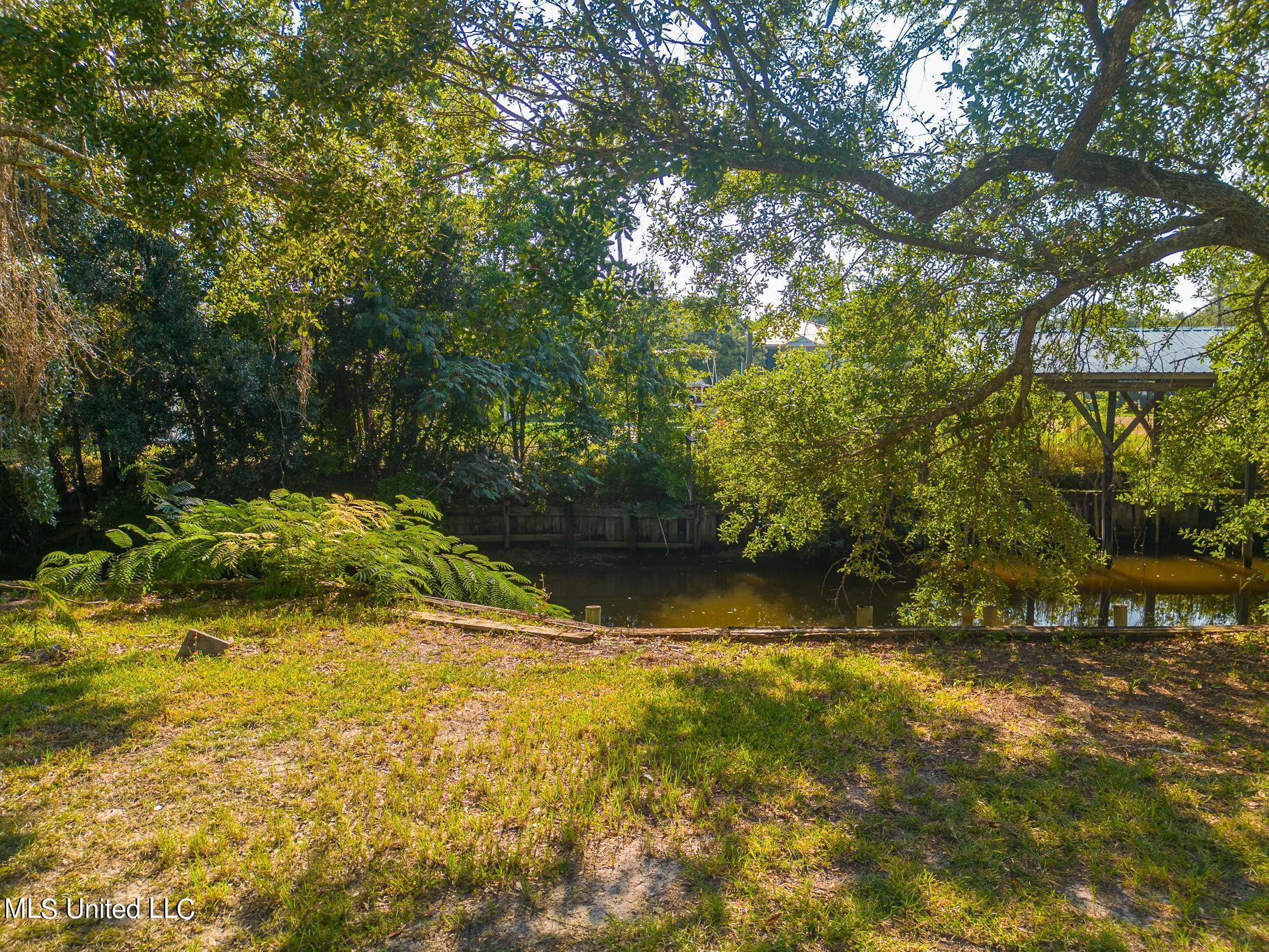 33 Good Street Bay St. Louis, MS 39520 - Photo 7 of 12 33 Good-56