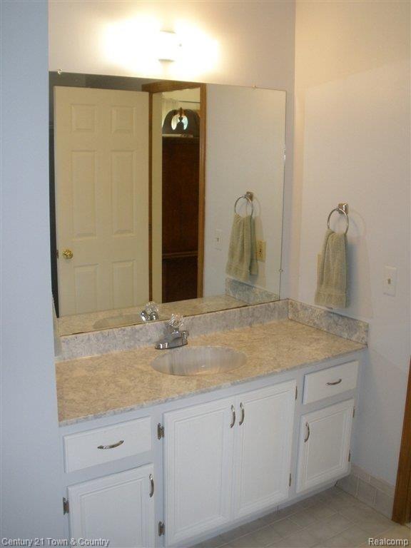 8280 Kier Road Clarkston, MI 48348 - Photo 20 of 25 Private ceramic master bath