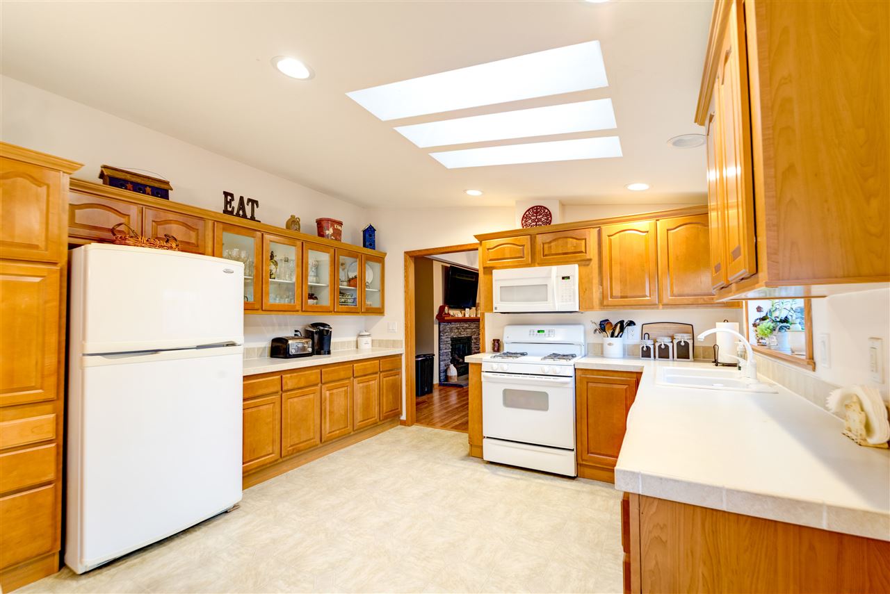 28 Sawmill Ridge Road Sandown, NH 03873 - Photo 6 of 12