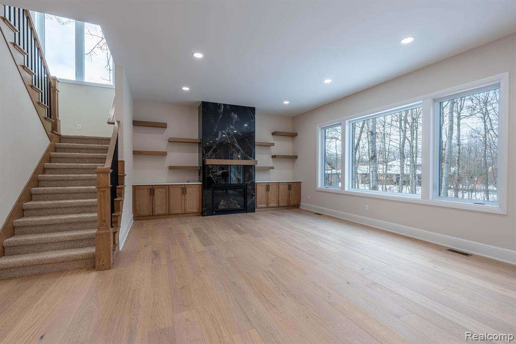 9033 Deerwood Road Clarkston, MI 48348 - Photo 9 of 56 Gallery Image 9