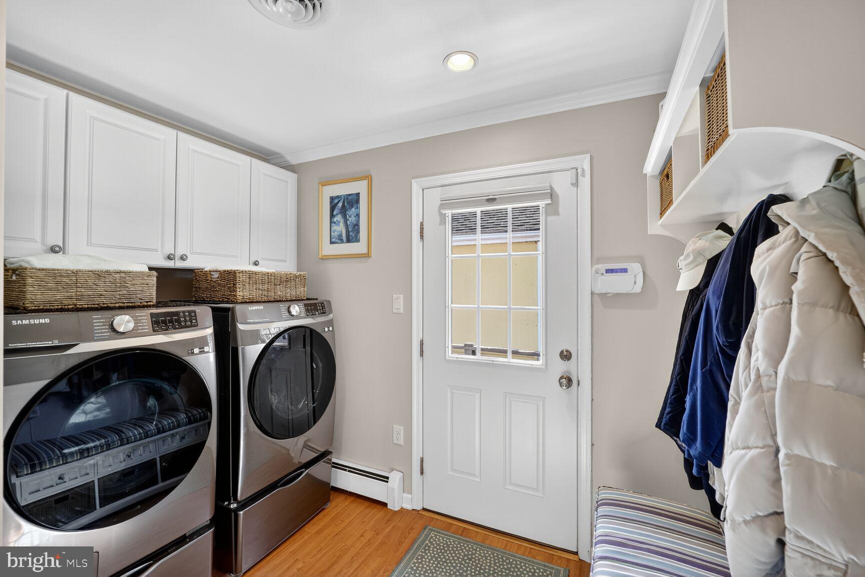 1663 Cliff Drive Edgewater, MD 21037 - Photo 29 of 53 Convenient Mud room with laundry off back deck.