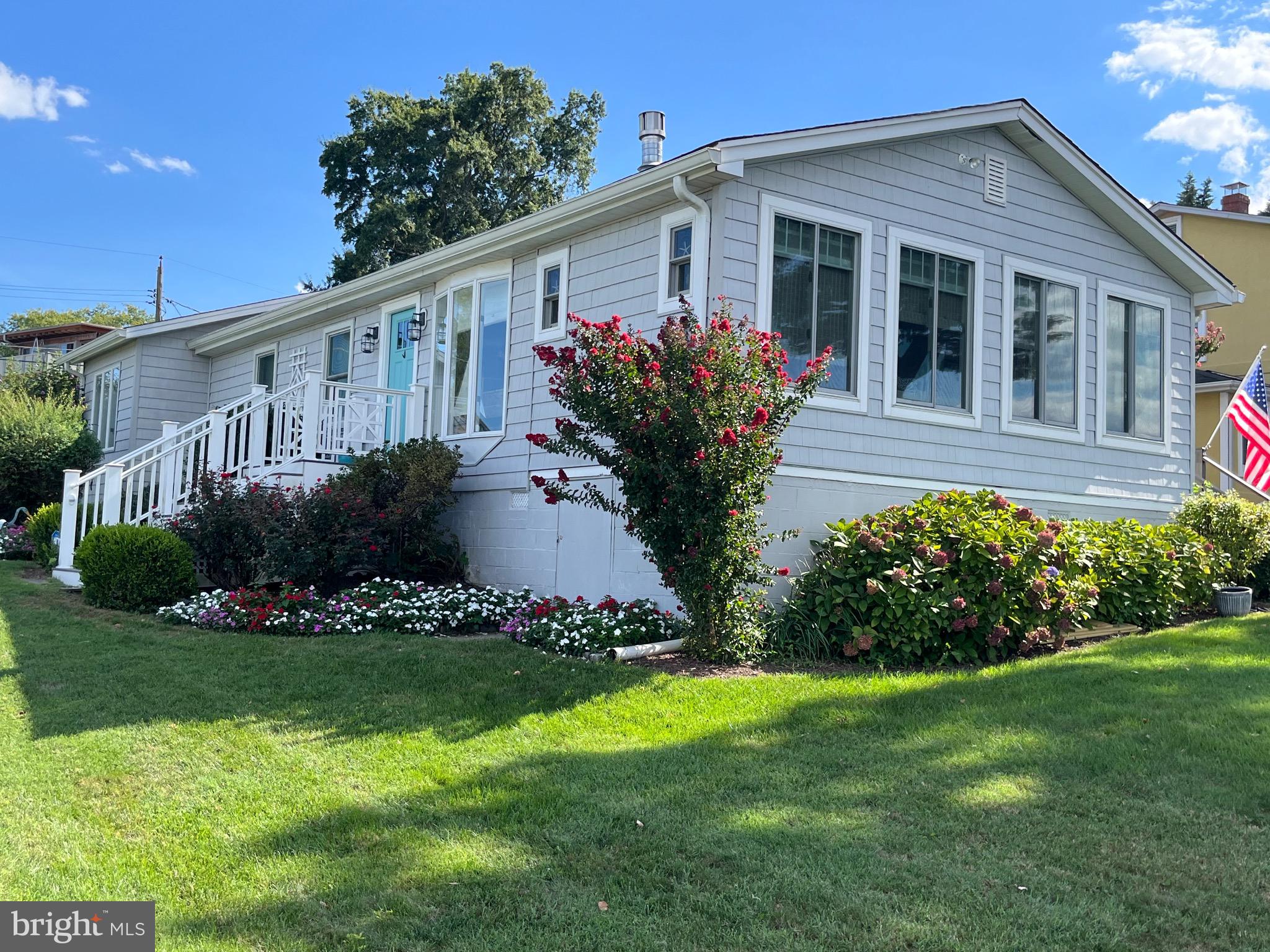 1663 Cliff Drive Edgewater, MD 21037 - Photo 3 of 53 Water views from most rooms!